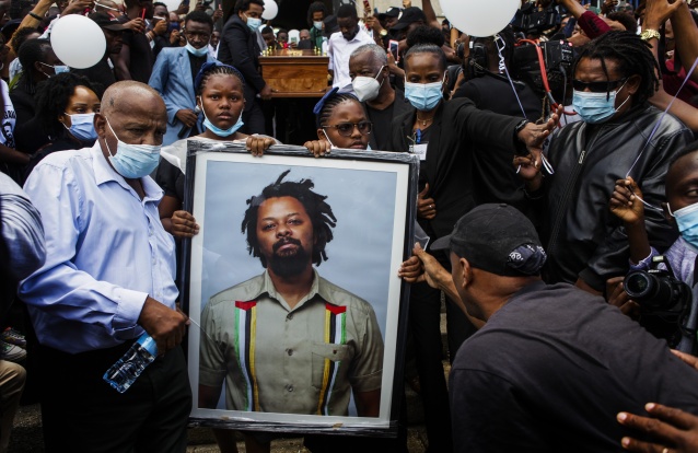 MOZAMBICAN  RAPPER’S FUNERAL TURNS INTO CHAOS 