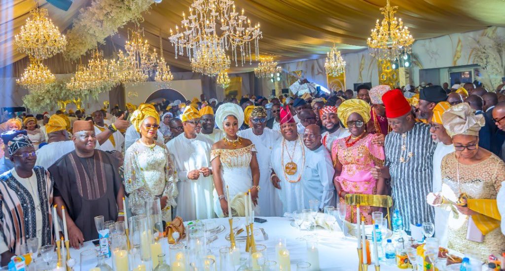 GRBg_weW4AA35ww-e1719538645495-1024x549 Davido and Chioma Rowland tie the knot in spectacular Lagos ceremony