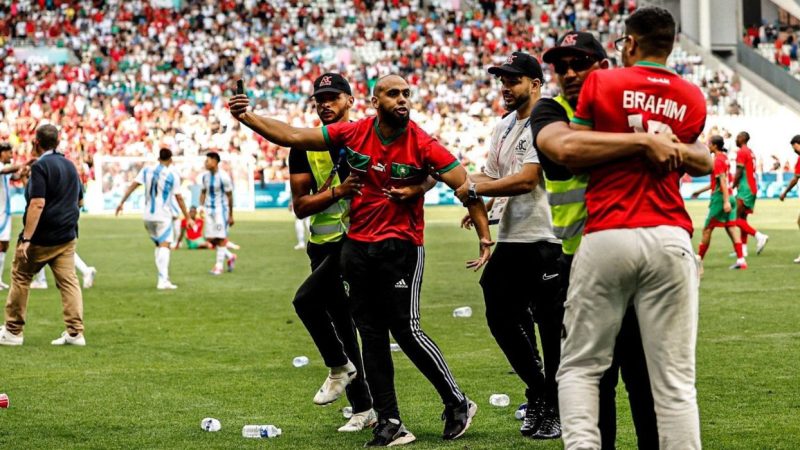 Chaos at the 2024 Olympics: Morocco defeats Argentina amidst pitch invasion