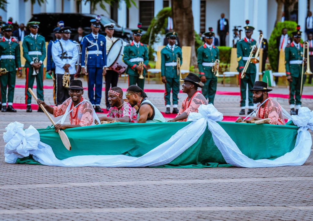 GY0reeYWsAMjQUE-1024x722 Nigeria celebrates 64 Years of Independence with grand parade, military drills, and cultural display