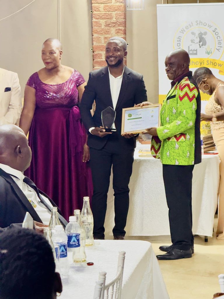 470173122_8386305404808135_7026417313353333013_n-768x1024 Honouring Tradition: Maphosa Scoops Yet Another Prestigious Award