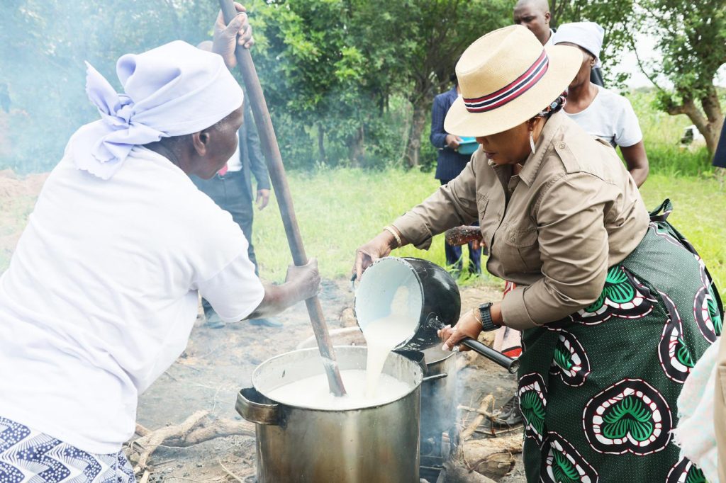 GiJQYLHWkAANe0T-1024x682 First Lady Auxillia Mnangagwa Leads Massive Tree Planting Drive in Zimbabwe