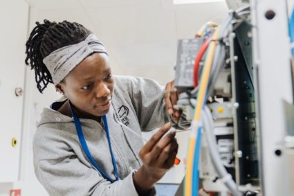 Ghanaian Biomedical Specialist Receives International Award